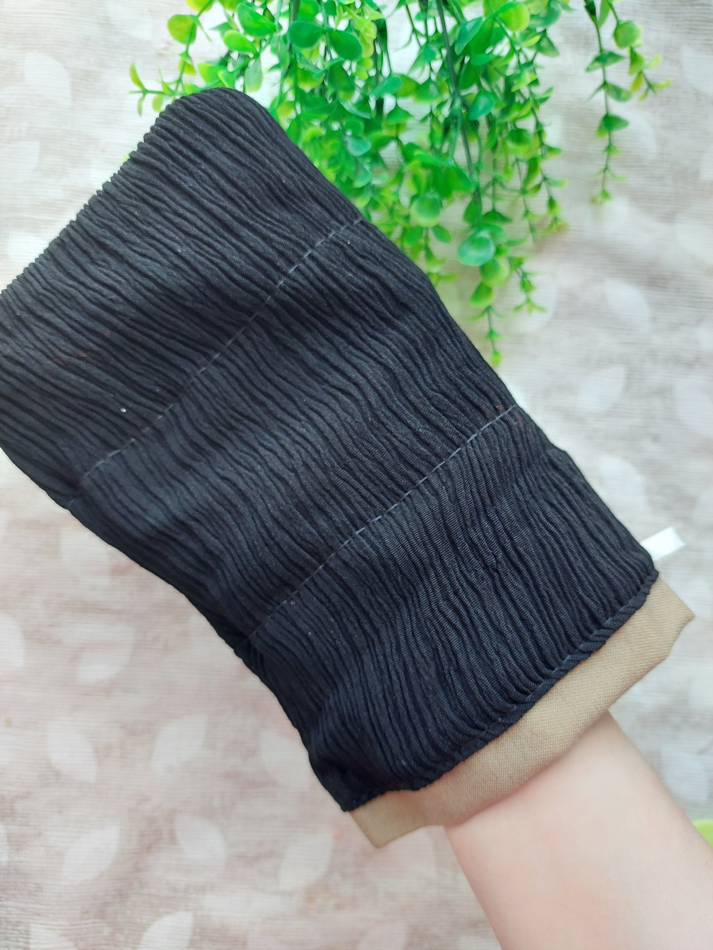 Exfoliating Body Mitt