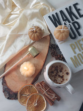Load image into Gallery viewer, Pumpkin beeswax candle
