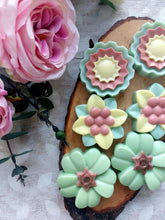Load image into Gallery viewer, Dreamy Flower Soap
