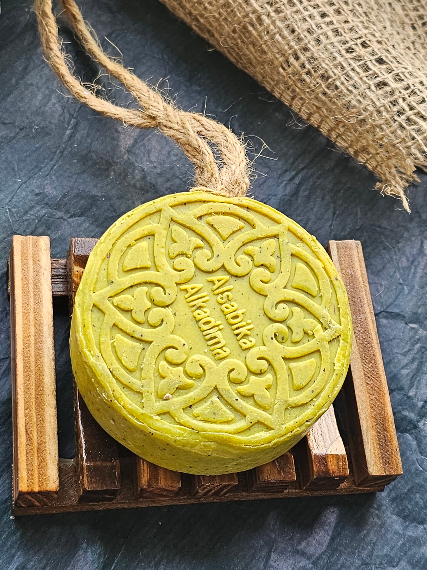 Aleppo Soap with Green tea and poppy seeds