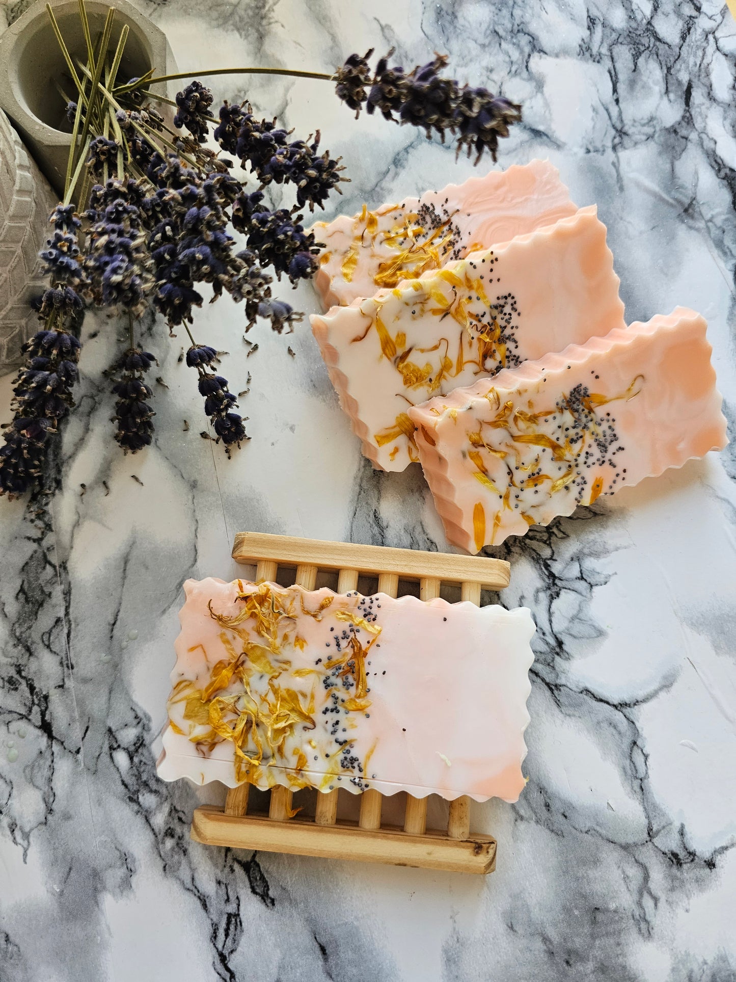 Warm cinnamon & Camomile Soap