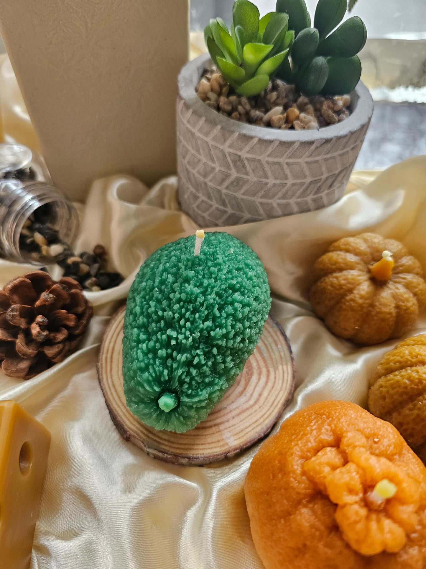 Avocado beeswax candle 🥑