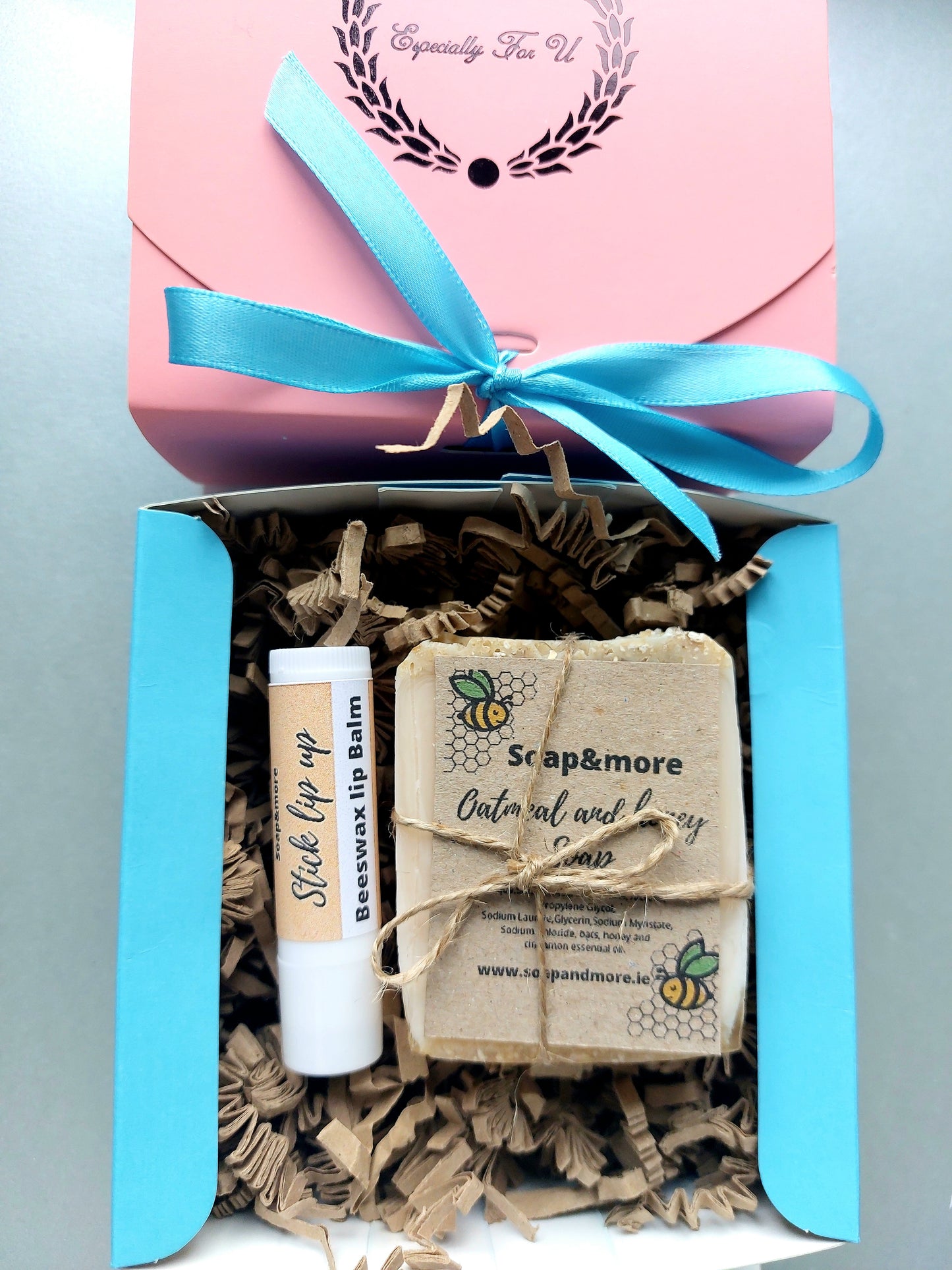 Sunrise gift ( oatmeal & lipbalm)